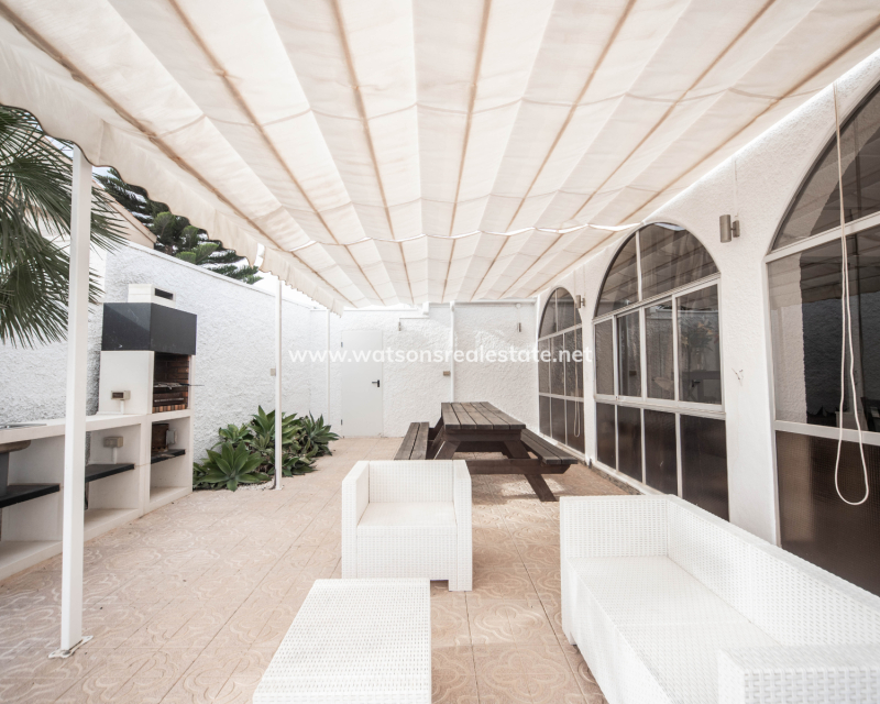 Resale - Detached - Urb. La Escuera