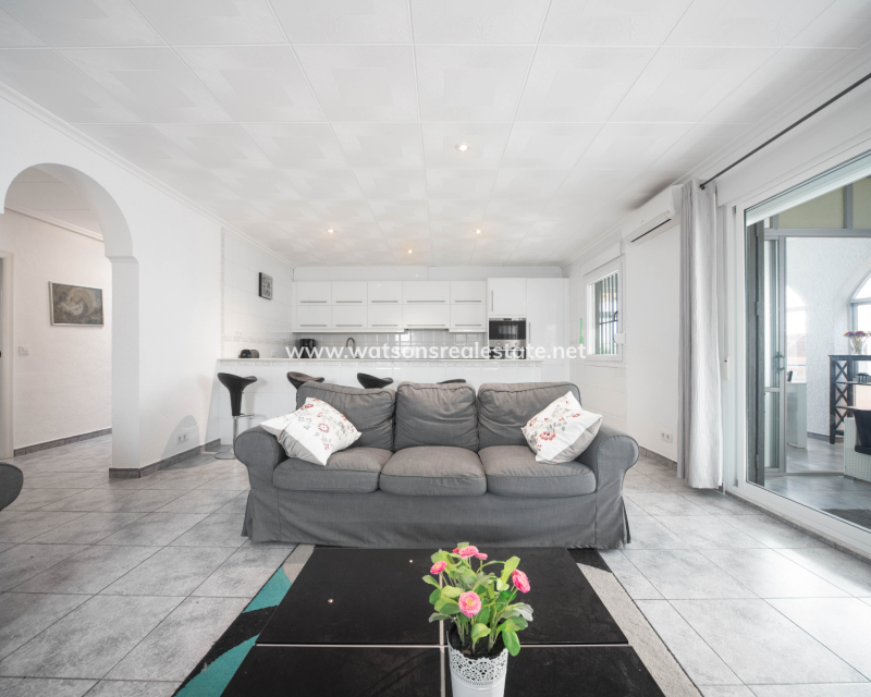 Resale - Detached - Urb. La Escuera