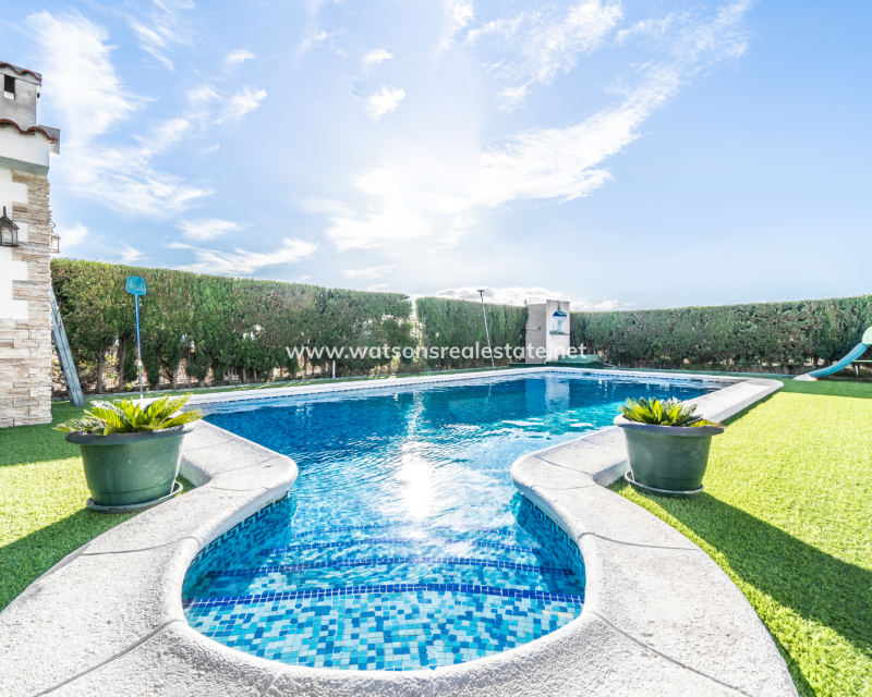 Resale - Detached - Urb. La Escuera