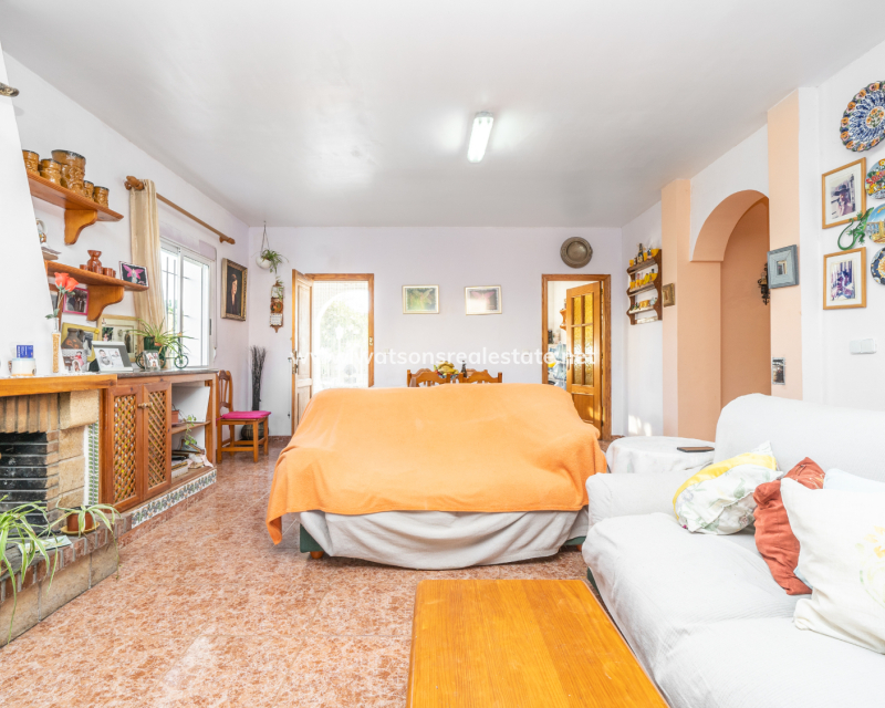 Resale - Detached - Urb. La Escuera