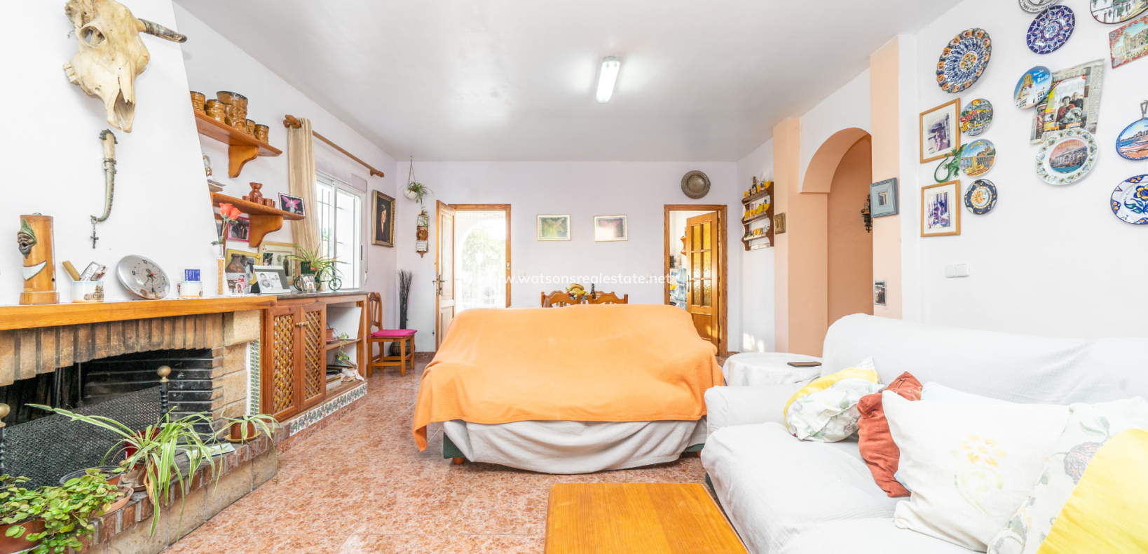 Resale - Detached - Urb. La Escuera