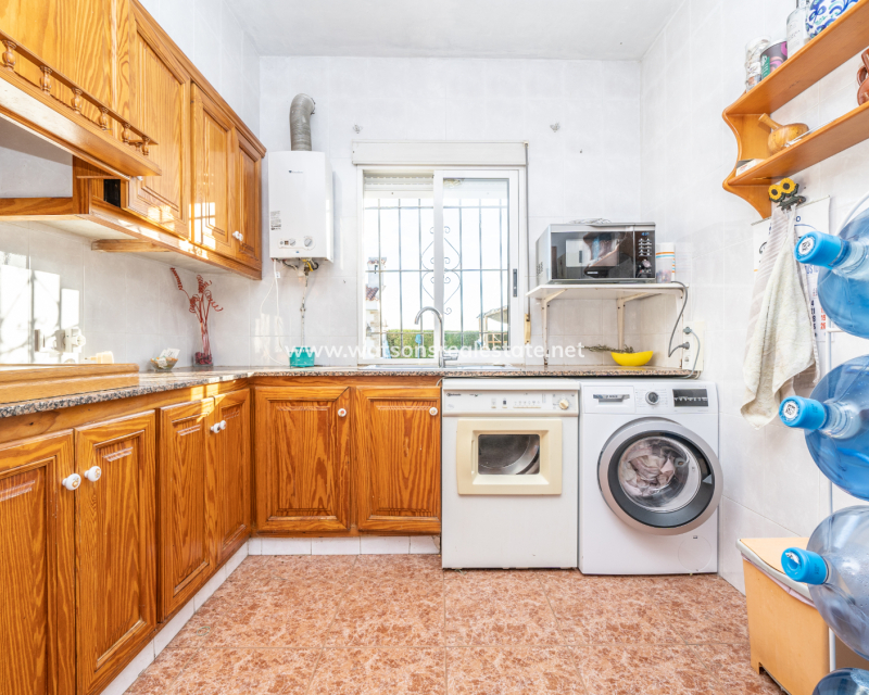 Resale - Detached - Urb. La Escuera