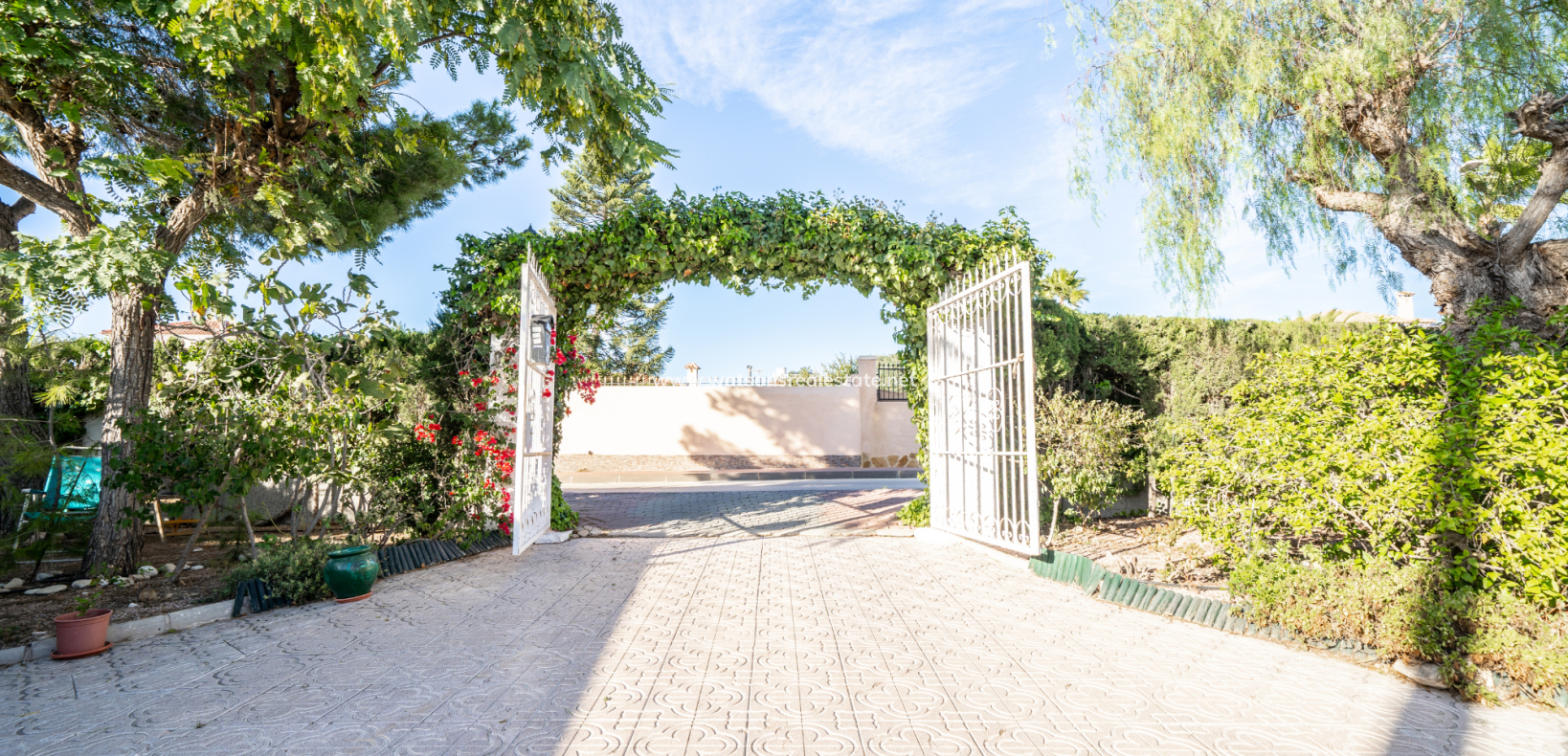 Resale - Detached - Urb. La Escuera