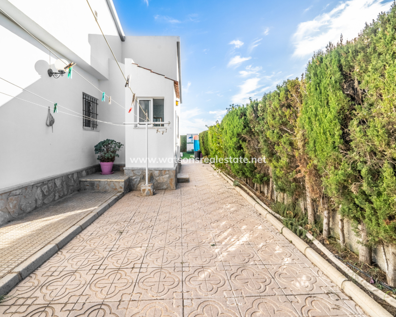 Resale - Detached - Urb. La Escuera