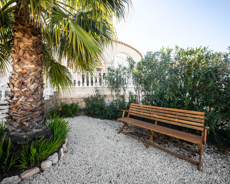 Resale - Detached - Urb. La Escuera