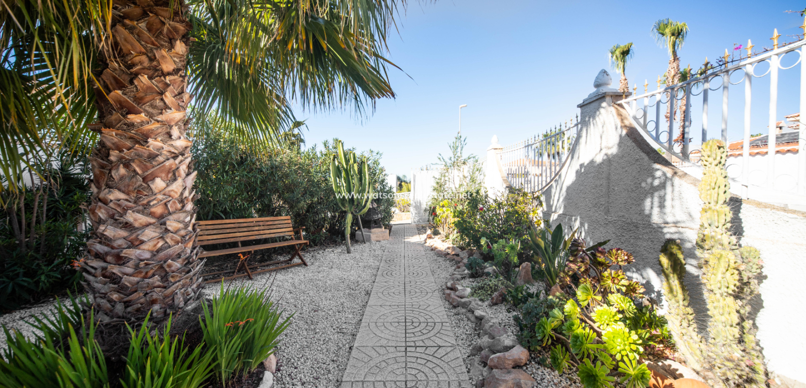 Resale - Detached - Urb. La Escuera