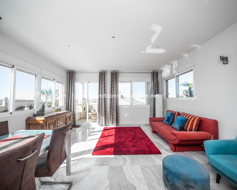 Resale - Detached - Urb. La Escuera