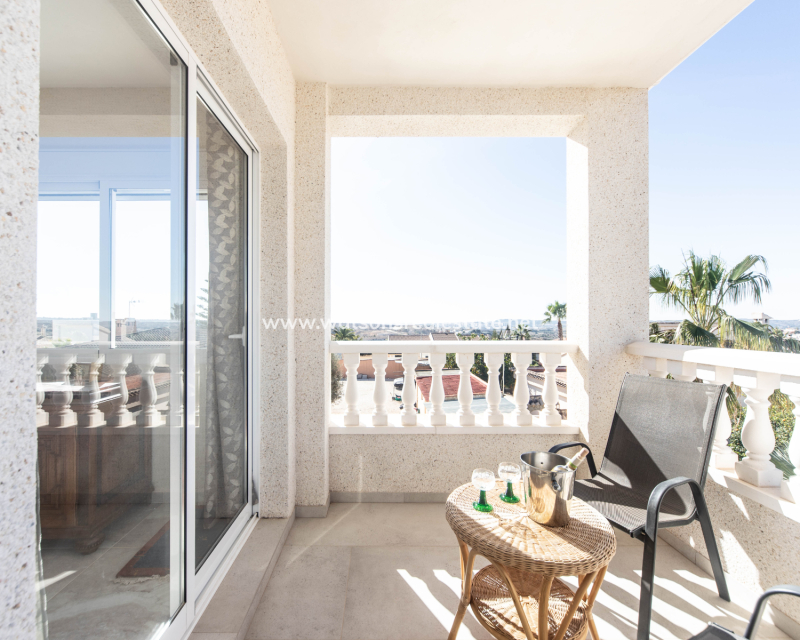 Resale - Detached - Urb. La Escuera