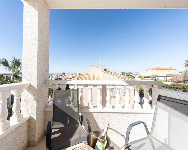 Resale - Detached - Urb. La Escuera