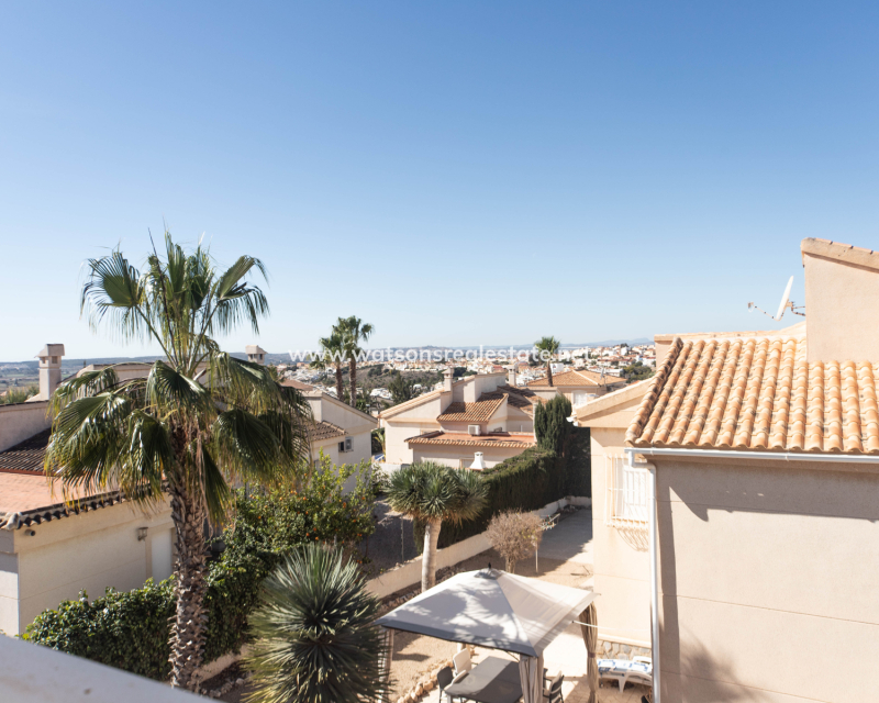 Resale - Detached - Urb. La Escuera