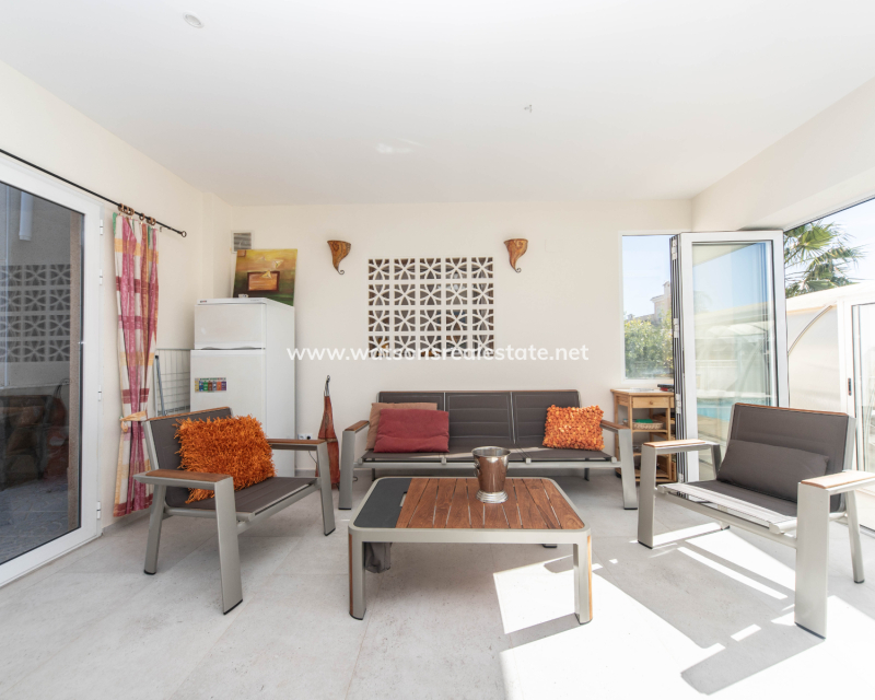 Resale - Detached - Urb. La Escuera