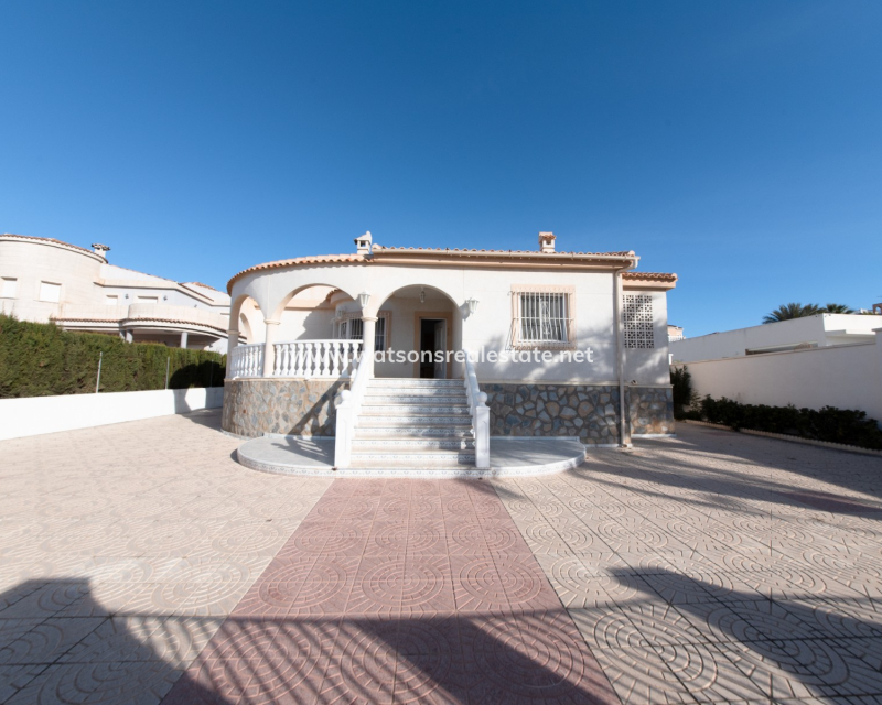 Resale - Detached - Urb. La Escuera