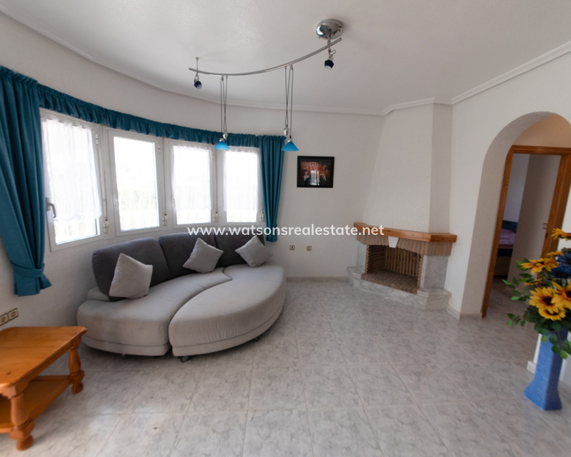 Resale - Detached - Urb. La Escuera