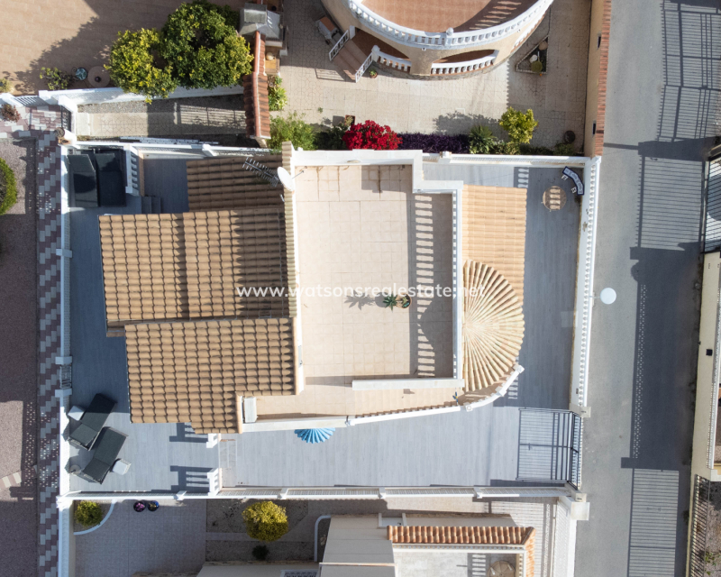 Resale - Detached - Urb. La Marina
