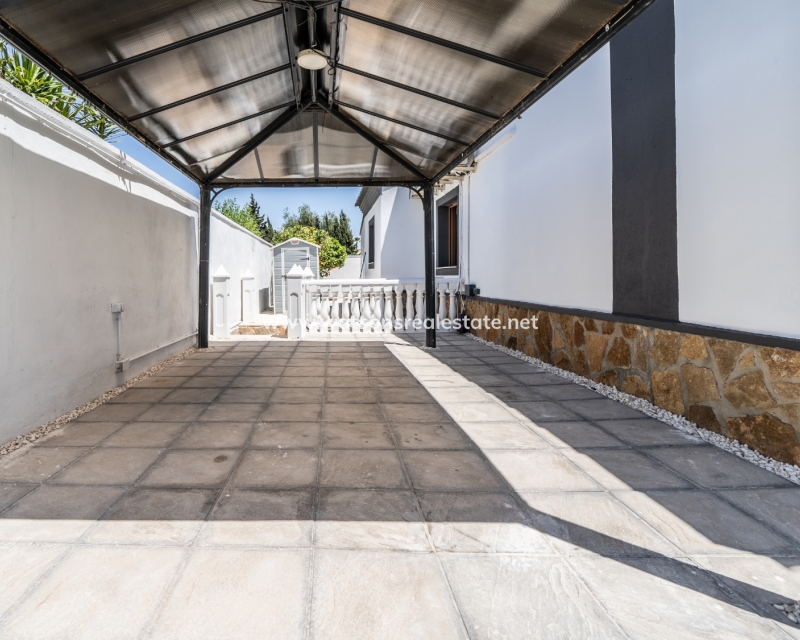 Resale - Detached - Urb. La Marina