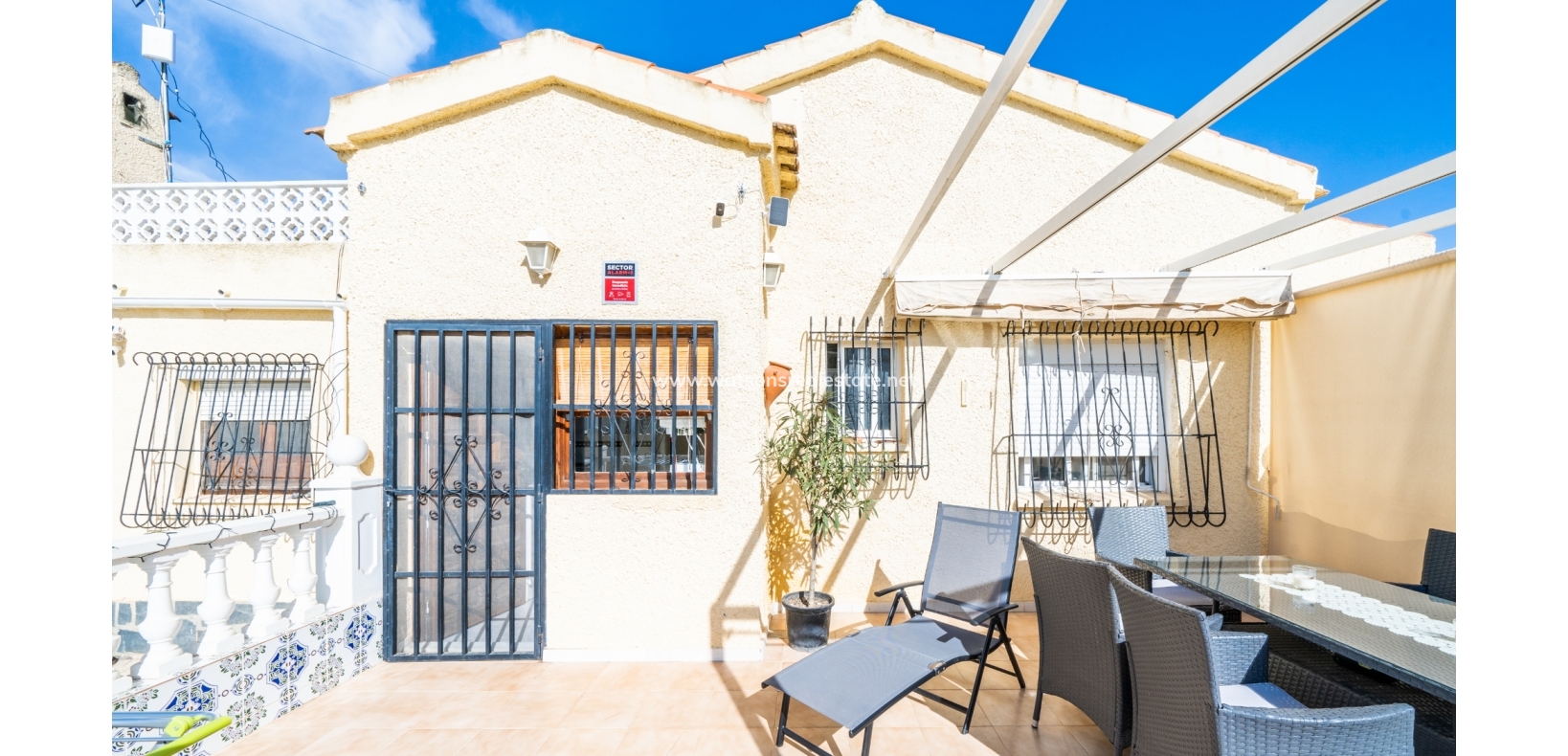 Resale - Detached - Urb. La Marina