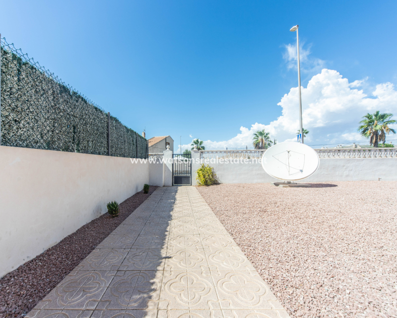 Resale - Detached - Urb. La Marina