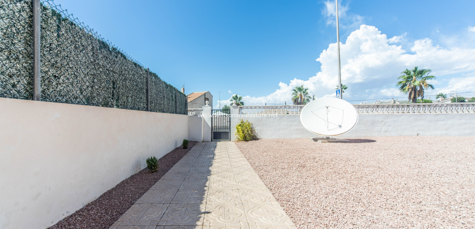 Resale - Detached - Urb. La Marina