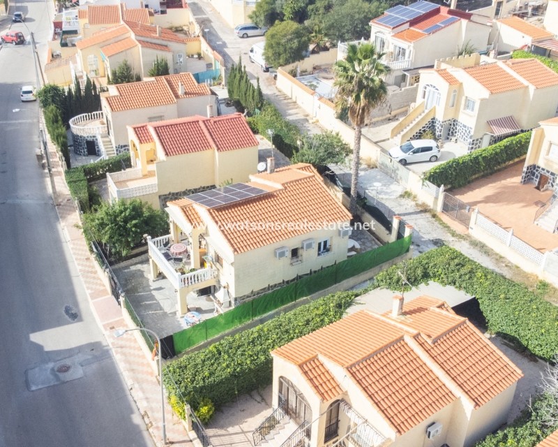 Resale - Detached - Urb. La Marina