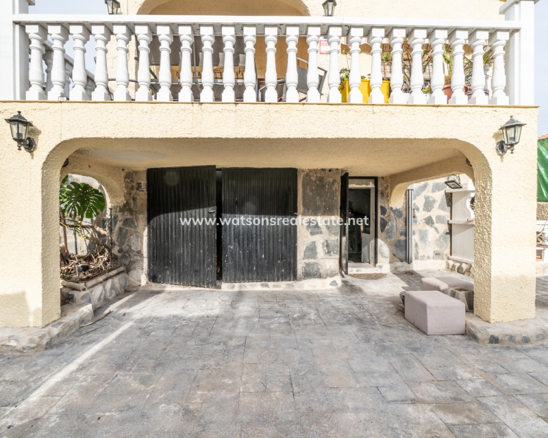 Resale - Detached - Urb. La Marina