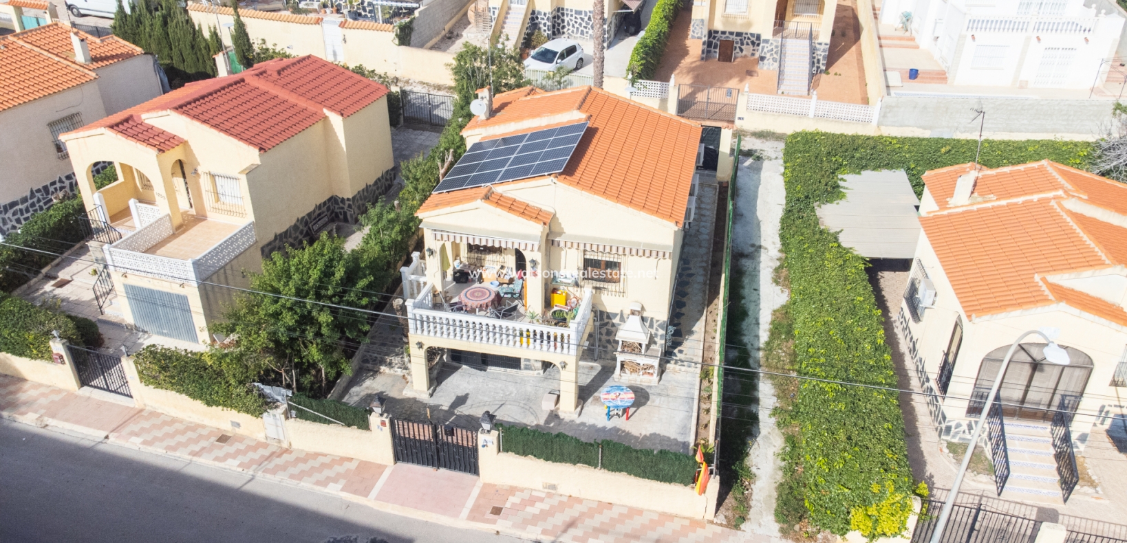 Resale - Detached - Urb. La Marina