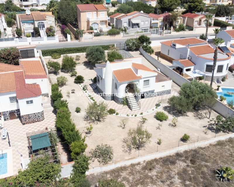 Resale - Detached - Urb. La Marina