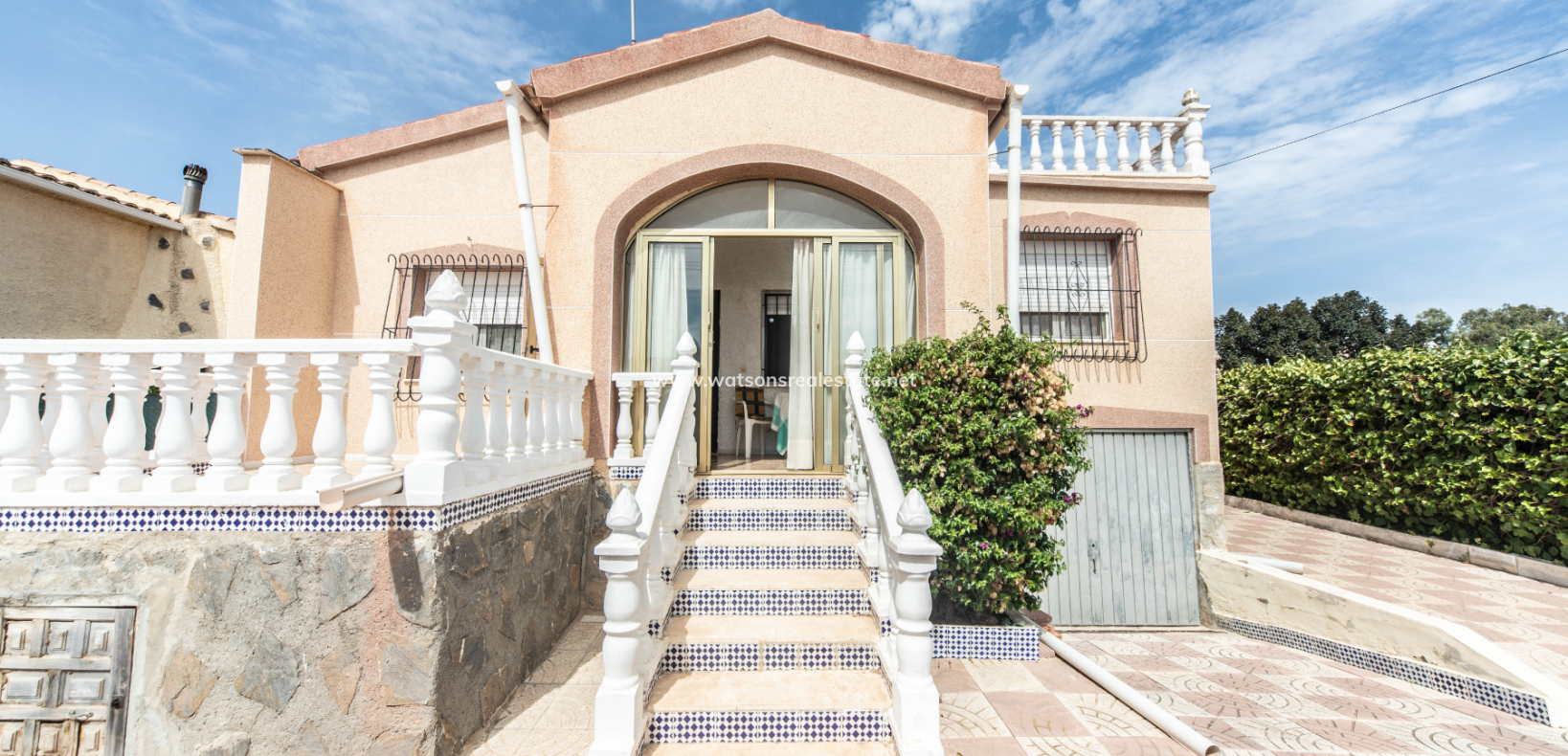 Resale - Detached - Urb. La Marina