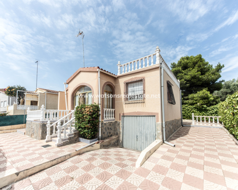 Resale - Detached - Urb. La Marina