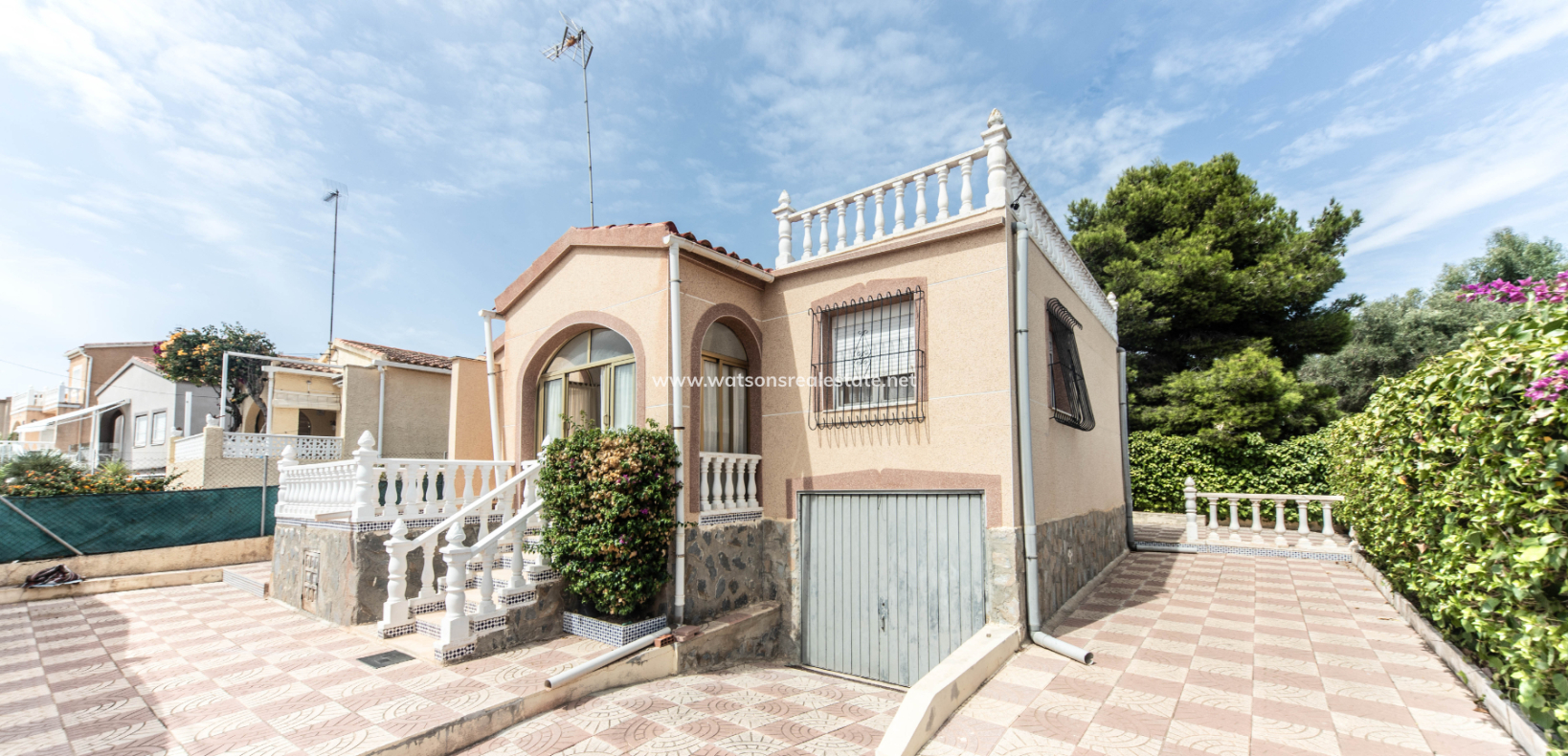 Resale - Detached - Urb. La Marina