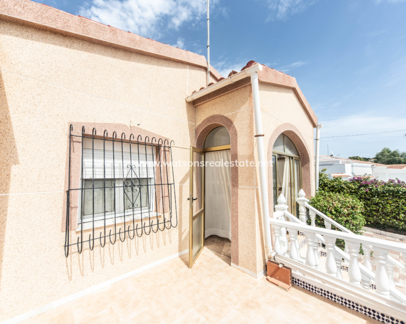 Resale - Detached - Urb. La Marina