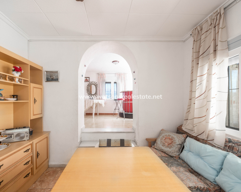 Resale - Detached - Urb. La Marina
