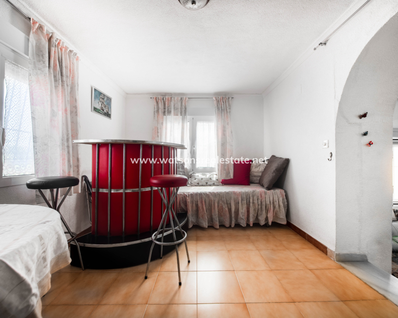 Resale - Detached - Urb. La Marina