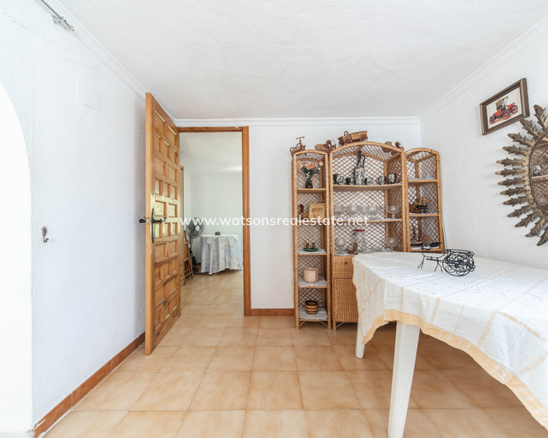 Resale - Detached - Urb. La Marina
