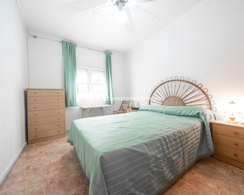 Resale - Detached - Urb. La Marina