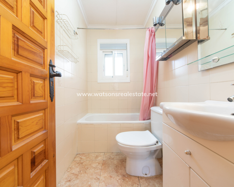 Resale - Detached - Urb. La Marina