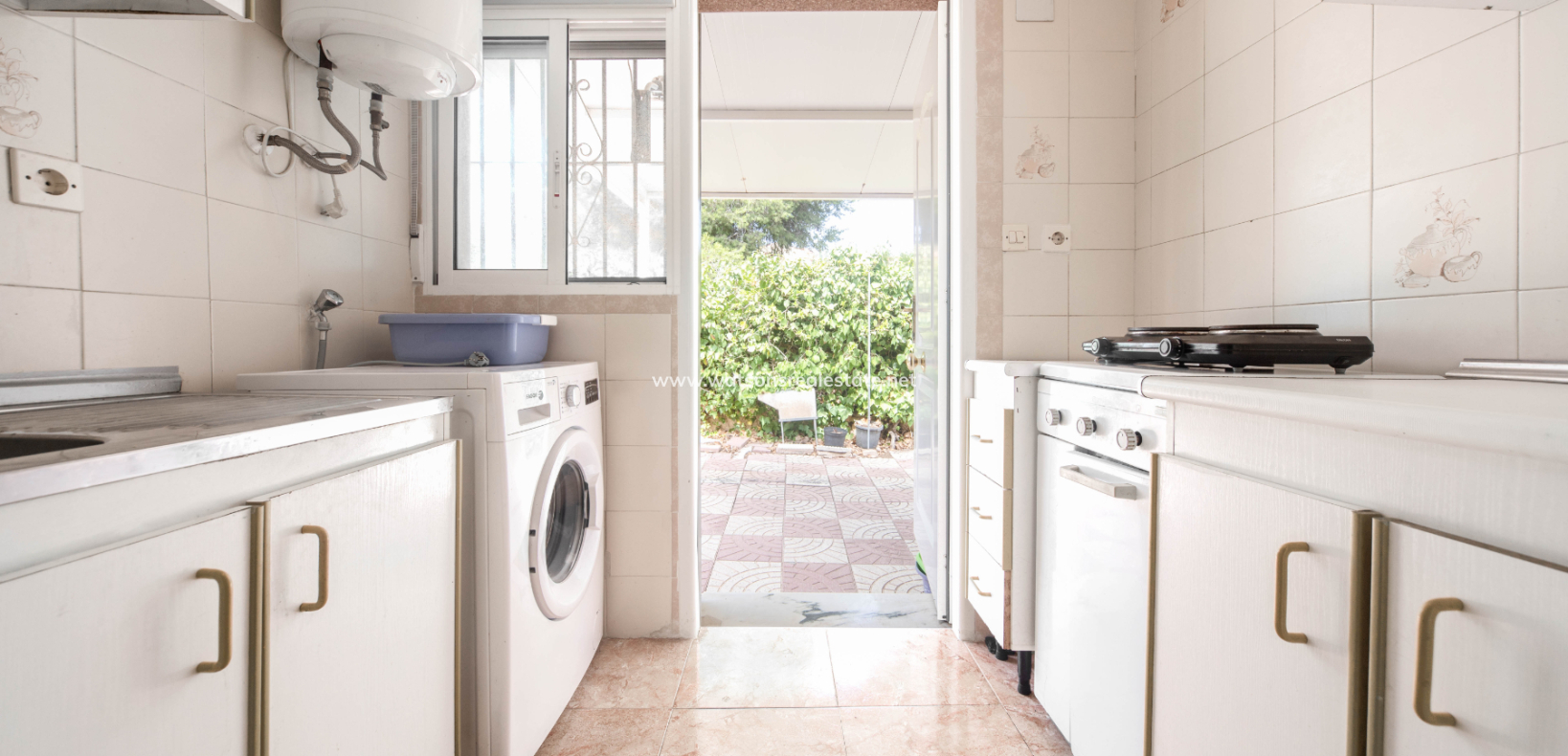 Resale - Detached - Urb. La Marina