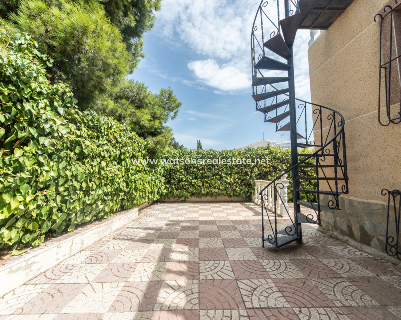 Resale - Detached - Urb. La Marina