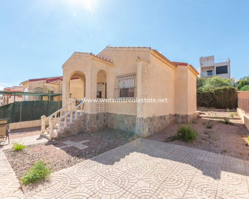 Resale - Detached - Urb. La Marina