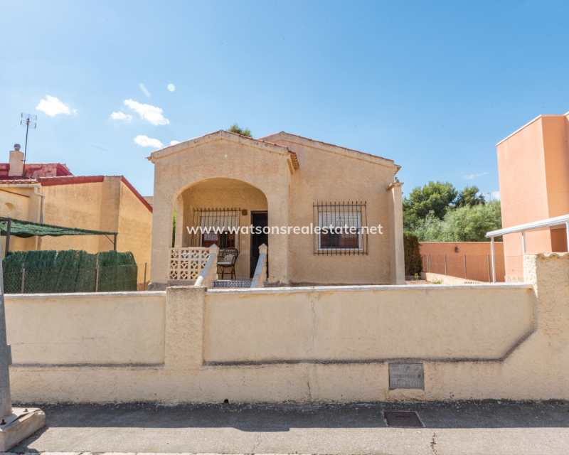 Resale - Detached - Urb. La Marina