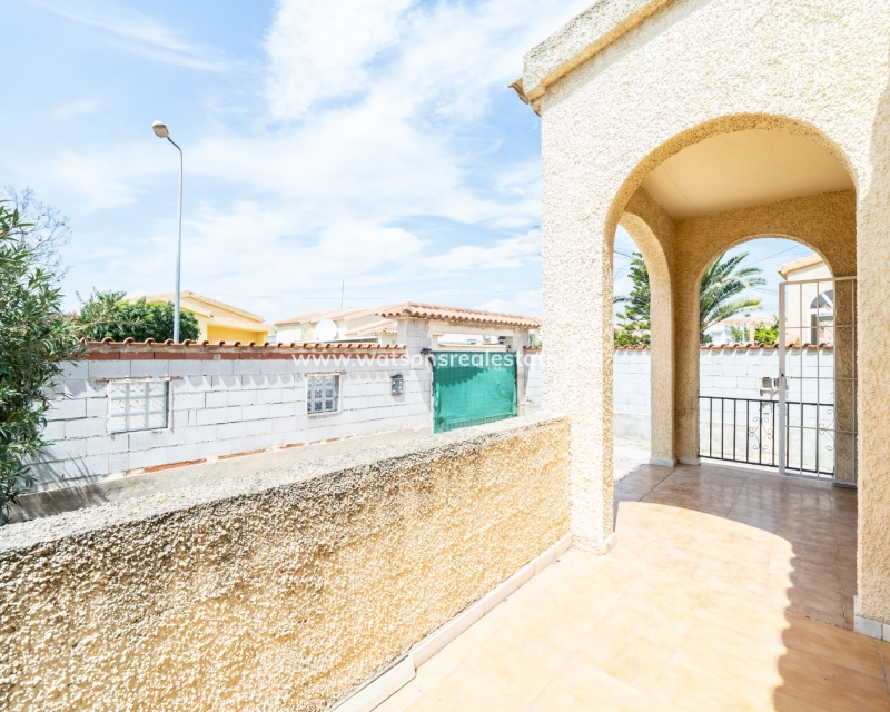 Resale - Detached - Urb. La Marina