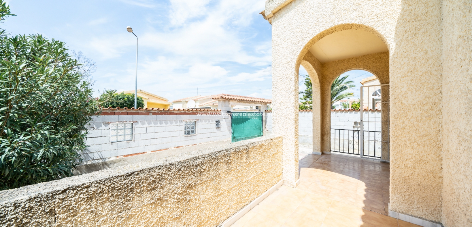 Resale - Detached - Urb. La Marina