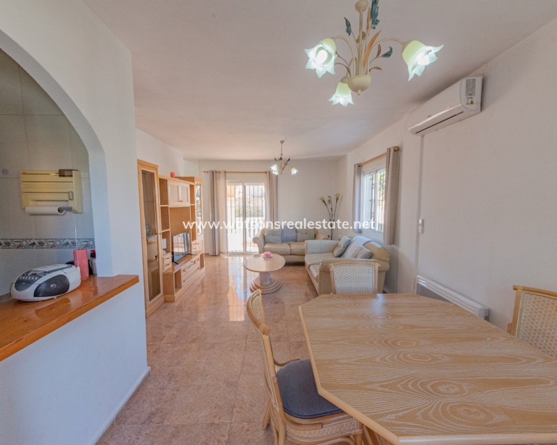 Resale - Detached - Urb. La Marina