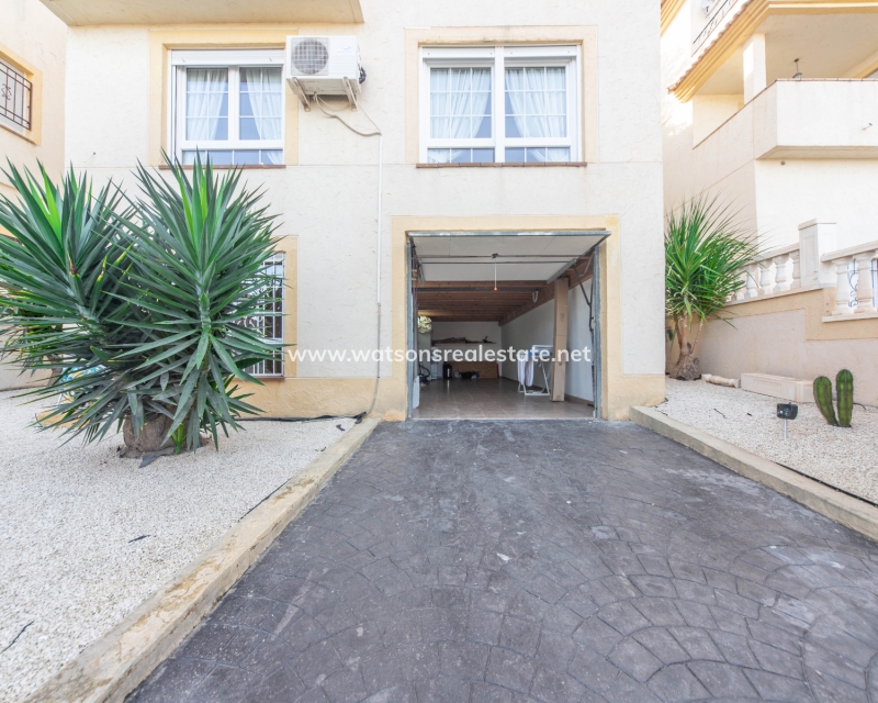 Resale - Detached - Urb. La Marina