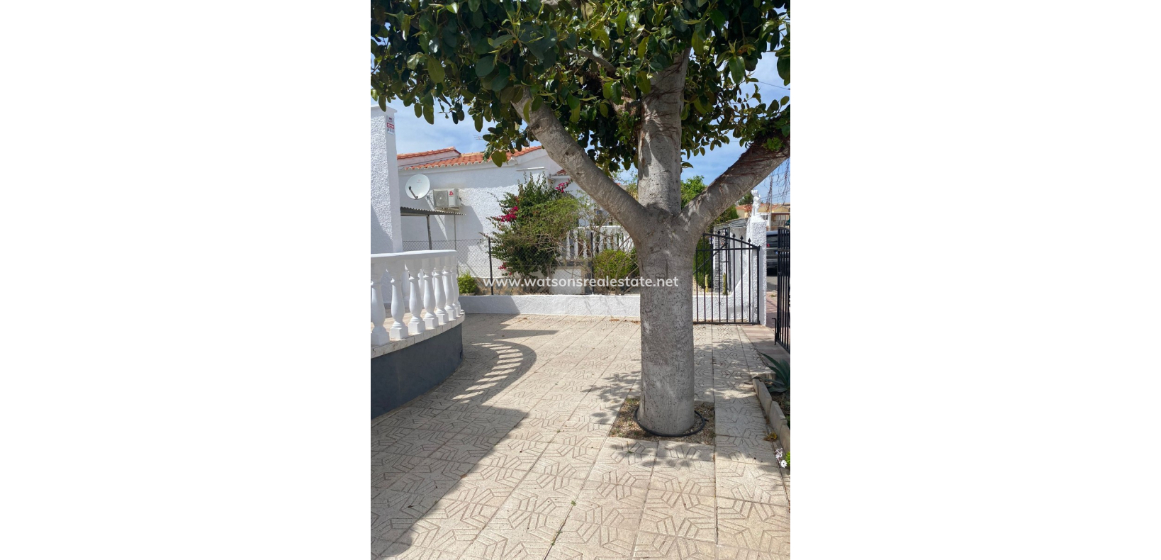 Resale - Detached - Urb. La Marina