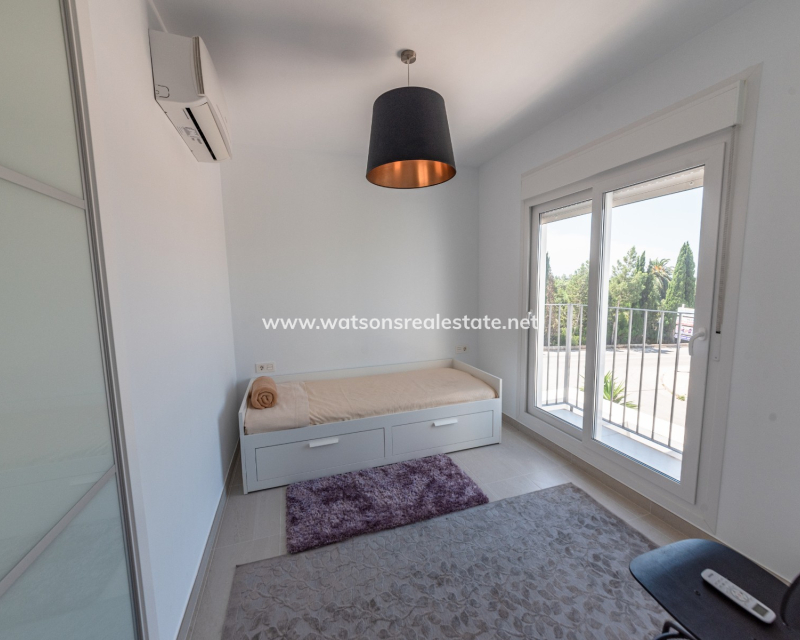 Resale - Detached - Urb. La Marina