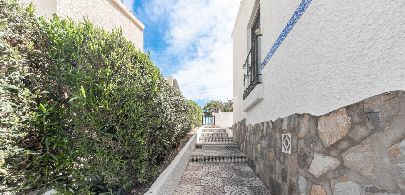 Resale - Detached - Urb. La Marina