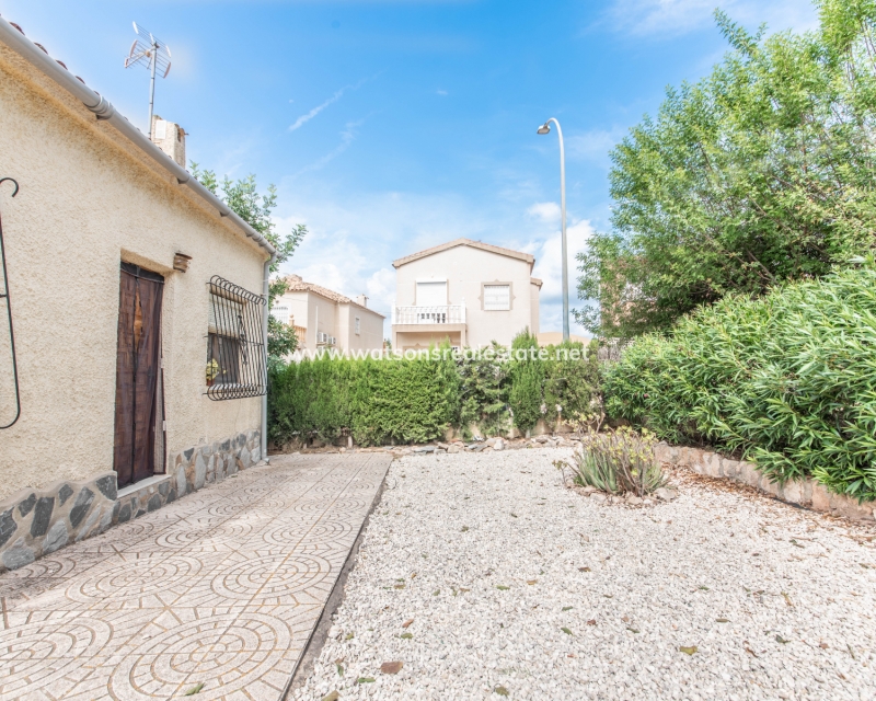 Resale - Detached - Urb. La Marina