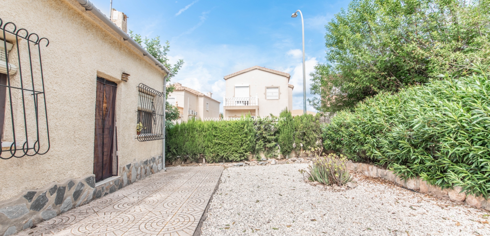 Resale - Detached - Urb. La Marina