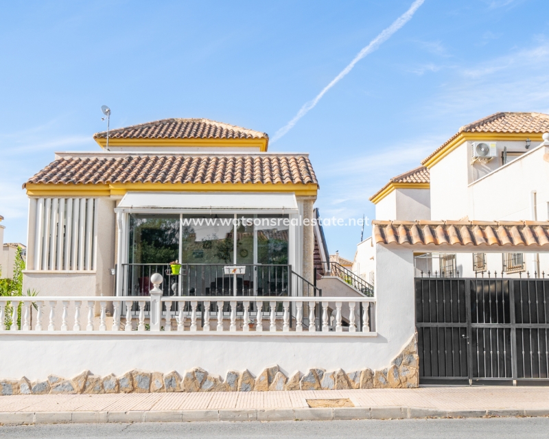 Resale - Detached - Urb. La Marina