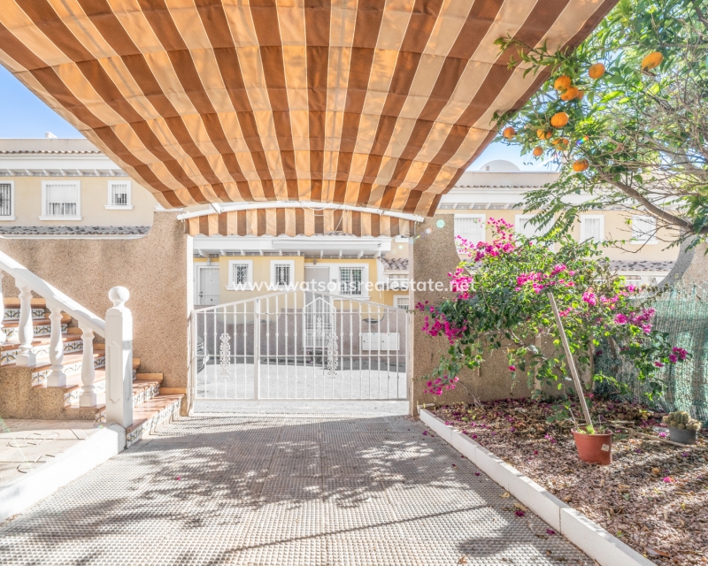 Resale - Detached - Urb. La Marina